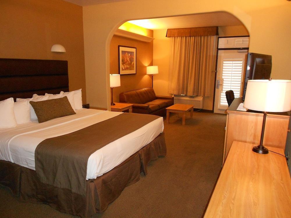 Quality Inn & Suites Phoenix Nw - Sun City Youngtown Экстерьер фото