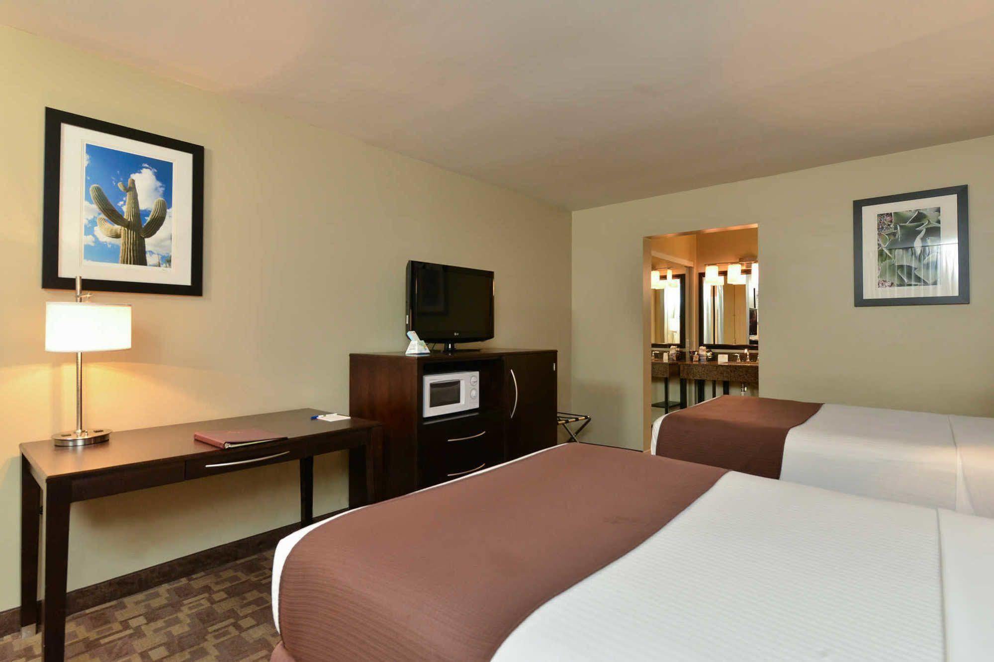 Quality Inn & Suites Phoenix Nw - Sun City Youngtown Экстерьер фото