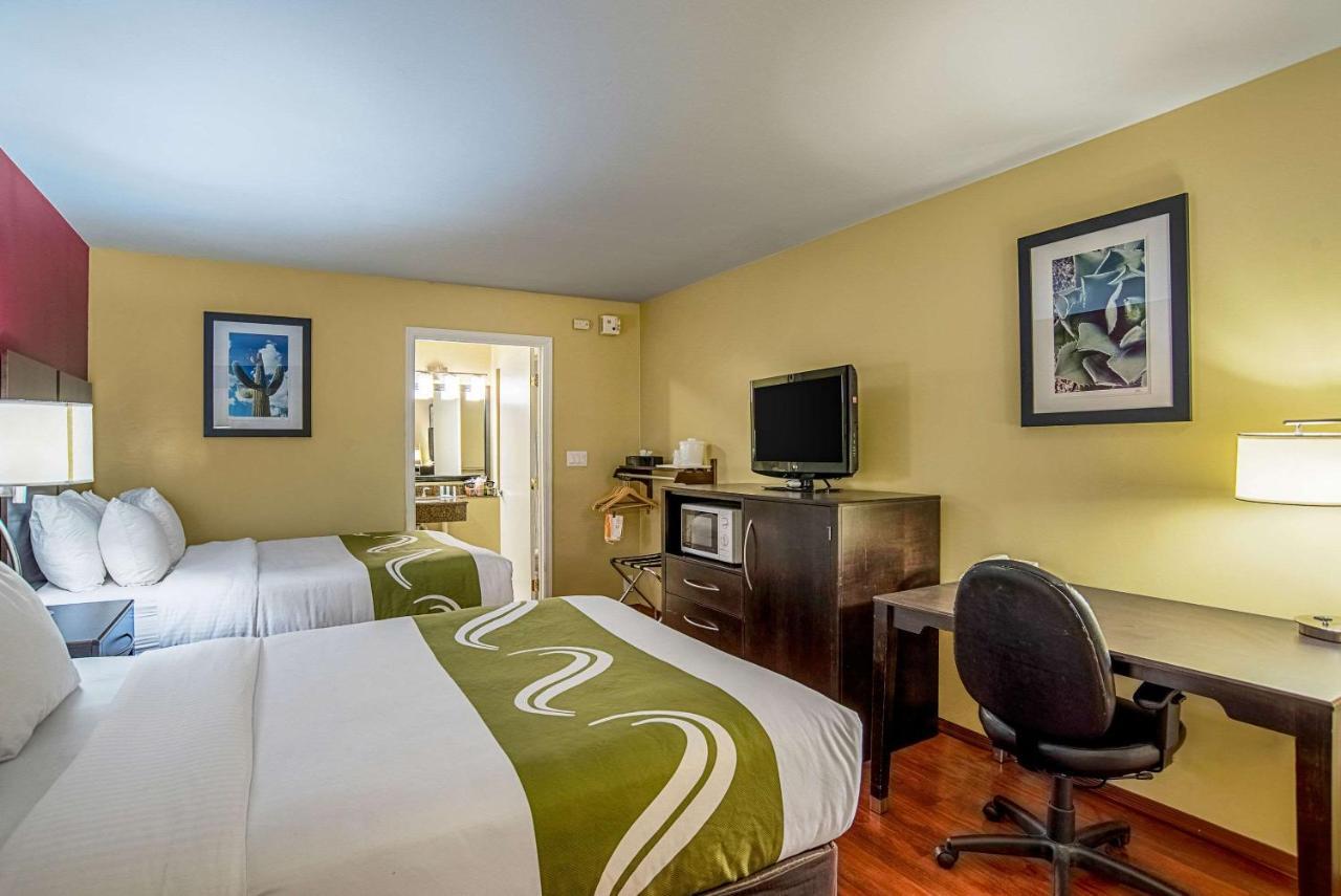 Quality Inn & Suites Phoenix Nw - Sun City Youngtown Экстерьер фото